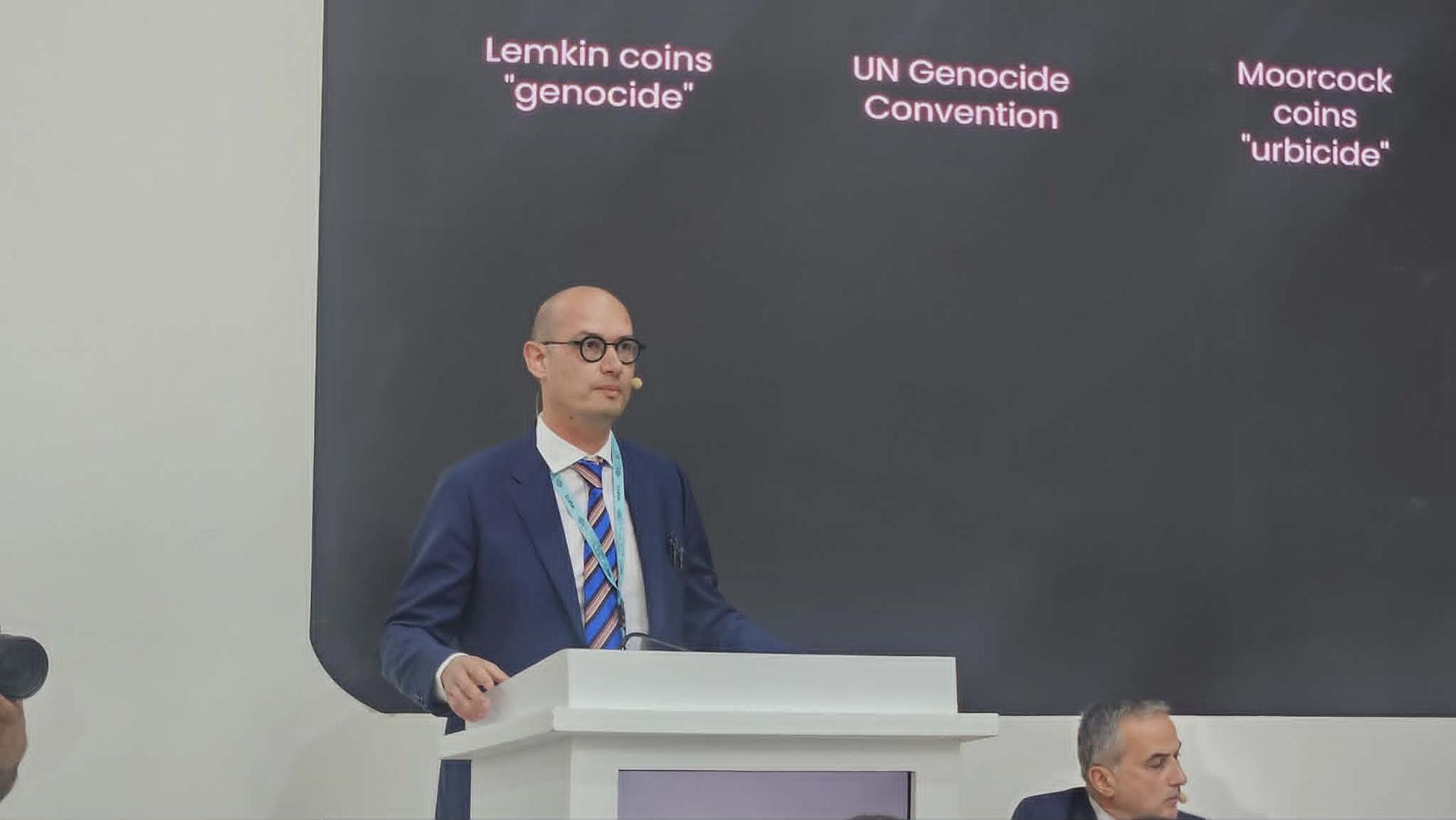 "Cənubi Qafqazda gördüklərim düşüncəmi dəyişdi" - Din Şarp Qarabağdan danışdı