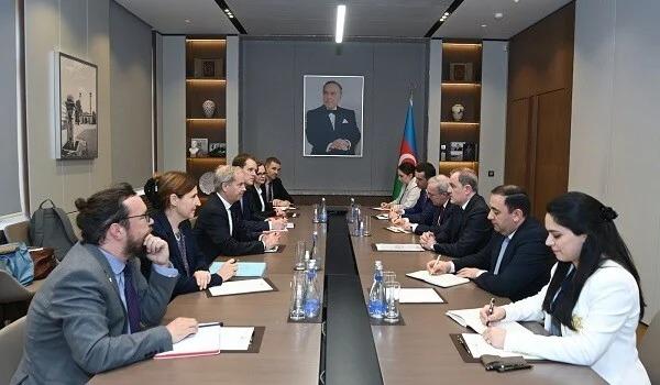 Ceyhun Bayramov AB rəsmisi ilə yeni ikitərəfli sazişi müzakirə etdi