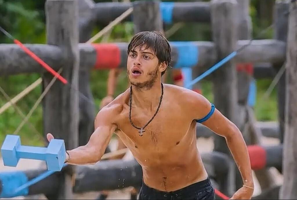 Ayağını itirən yarışmacı "Survivor" qalibi seçildi - FOTO