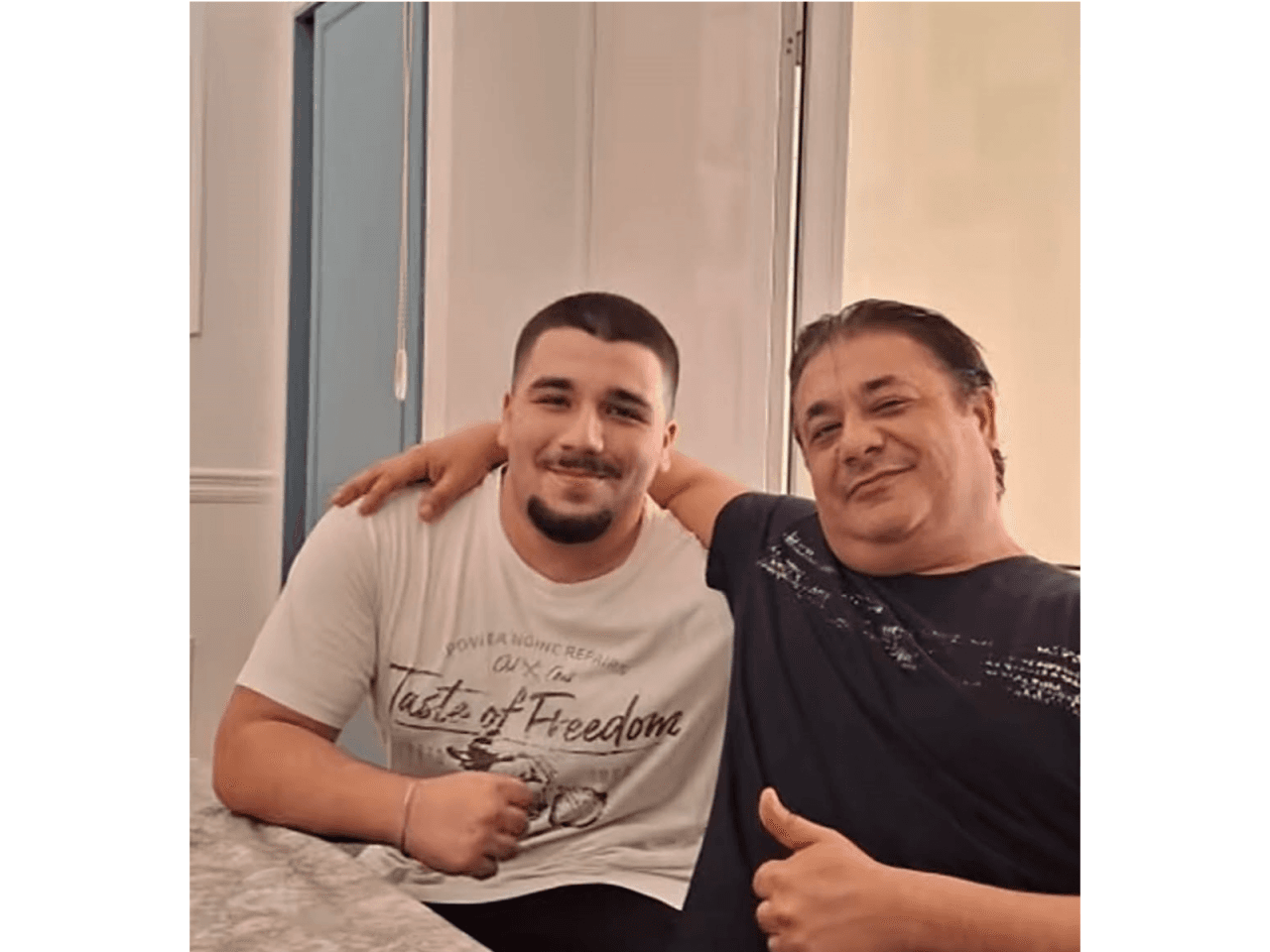 Xalq artistinin keçmiş əri OĞLU İLƏ - FOTO