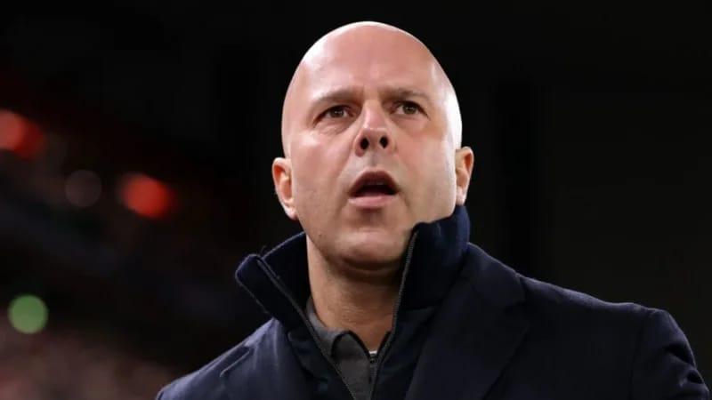 "Liverpul" Arne Slotla yollarını ayırdı