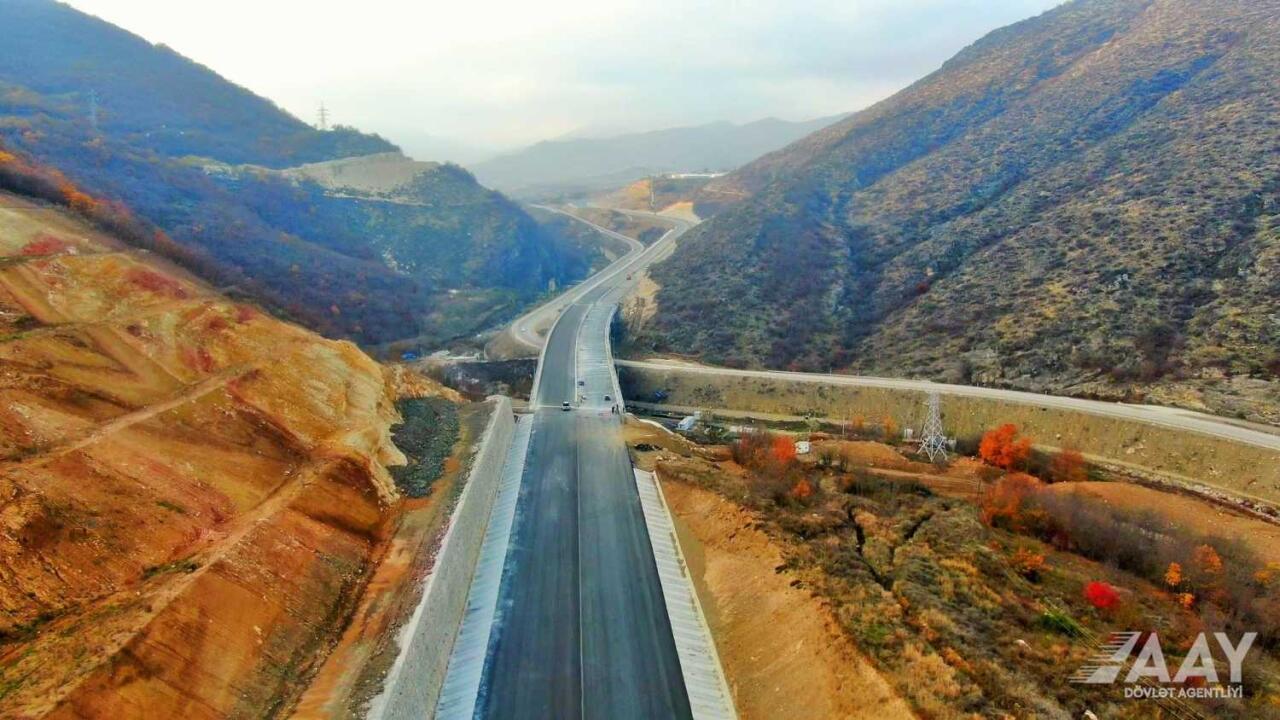 Ödənişli yol istifadəyə verildi