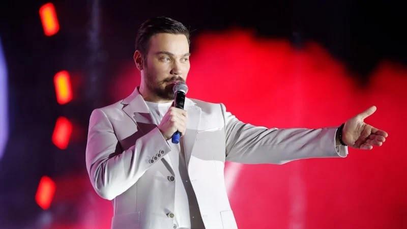 Məşhur müğənni xəstəxanaya yerləşdirildi
