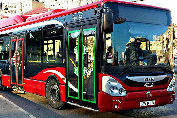 Bakıda avtobusda qalmaqal:sürücü və sərnişin arasında dava düşdü -VİDEO