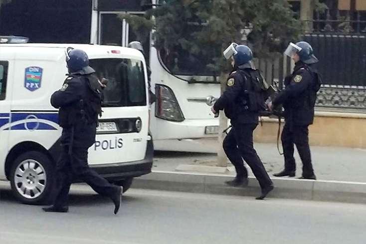 Polisdən əməliyyat, 60 nəfər saxlanıldı