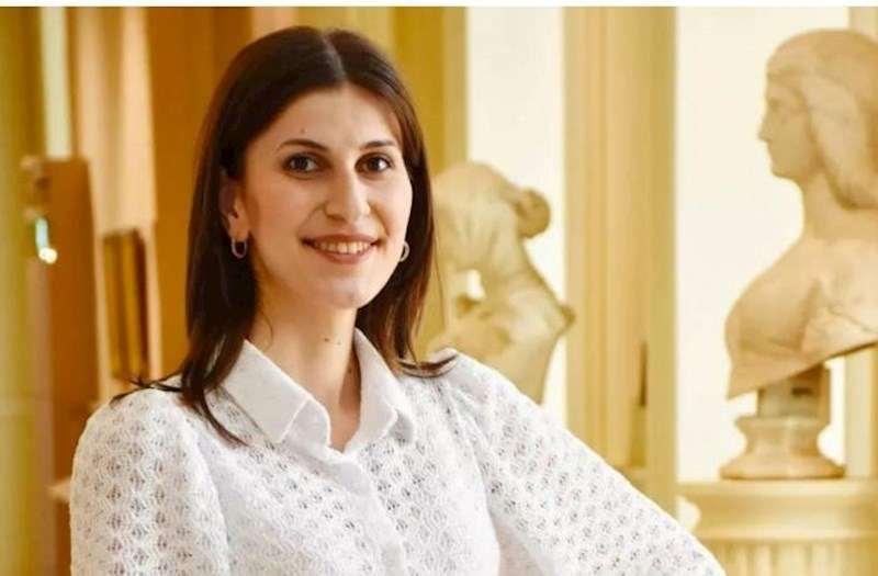 İş adamı Səhliyalı Bəşirov jurnalist Şəfiqə Nazimqızının müalicəsi üçün 5000 manat ianə etdi - FOTO
