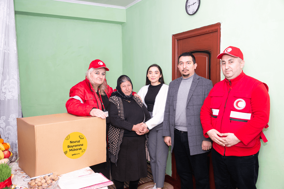 Yelo Bank şəhid ailələrini Novruz sovqatları ilə sevindirib - FOTO