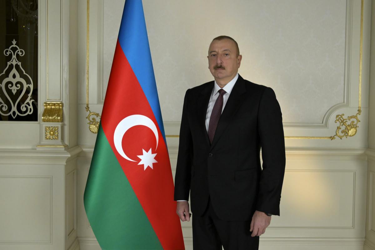 Prezident Tacikistan liderinə təbrik məktubu GÖNDƏRDİ