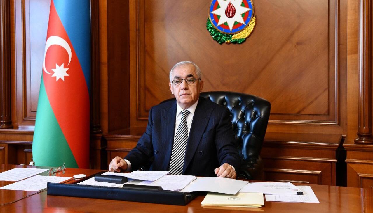 Əli Əsədov yeni qərar imzaladı