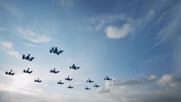 Moskvaya doğru DRONLAR uçur Moskvaya doğru DRONLAR uçur