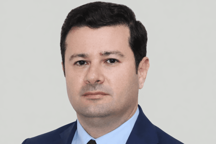 Bu qurumun mətbuat katibi işdən çıxdı