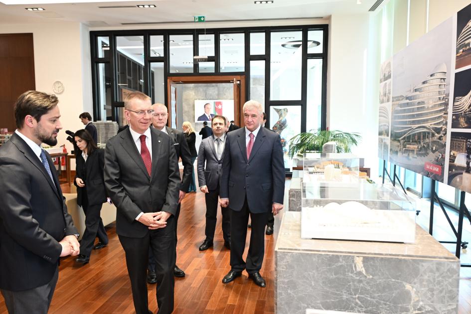 Latviya Prezidenti "Bakı Ağ Şəhər"də - FOTO Latviya Prezidenti "Bakı Ağ Şəhər"də - FOTO