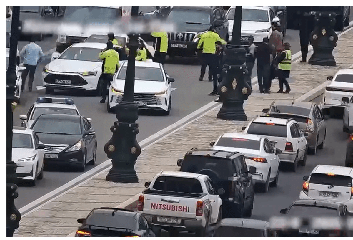 Yol polisi xəsarət alan piyadanı xilas etdi Yol polisi xəsarət alan piyadanı xilas etdi