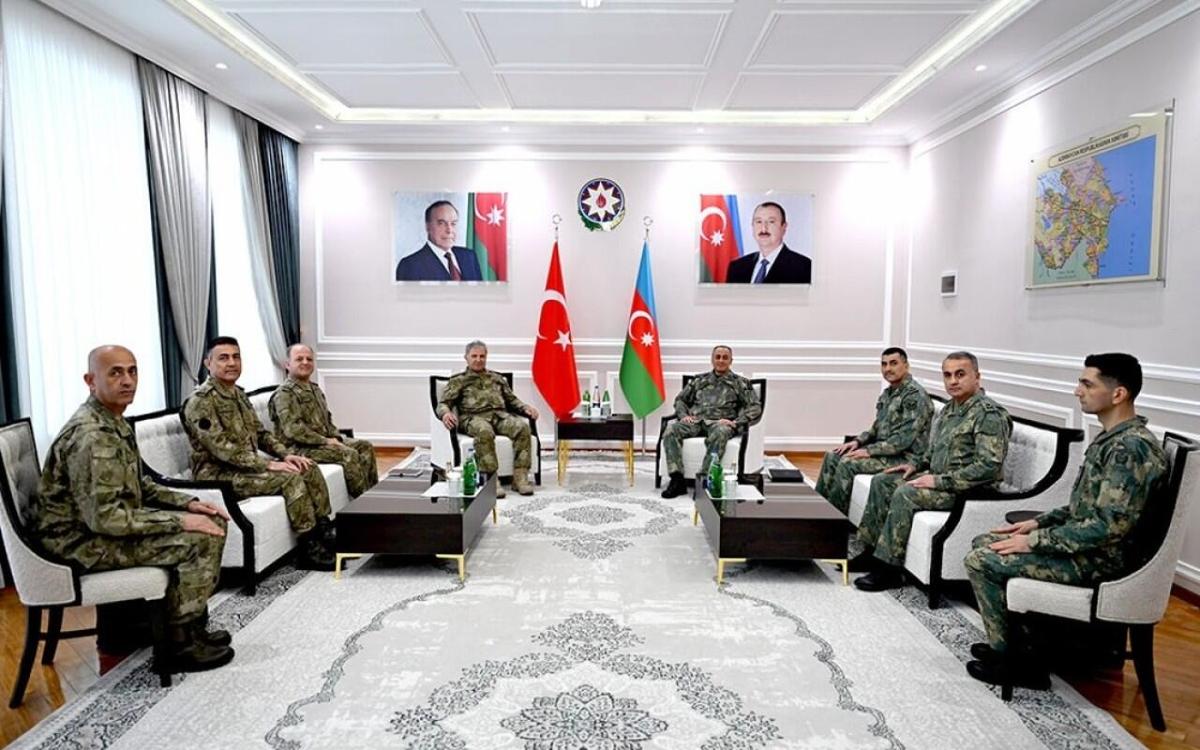 Hikmət Mirzəyev türkiyəli həmkarı ilə görüşdü Hikmət Mirzəyev türkiyəli həmkarı ilə görüşdü