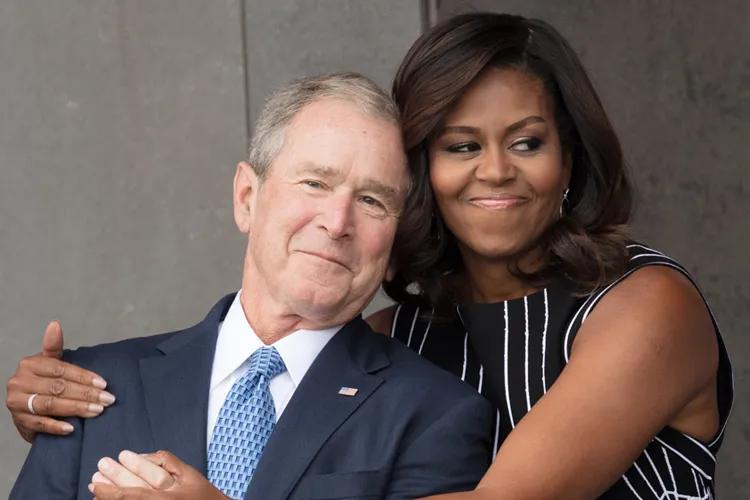 Corc Buşun Mişel Obamaya hədiyyəsi gündəm oldu Corc Buşun Mişel Obamaya hədiyyəsi gündəm oldu