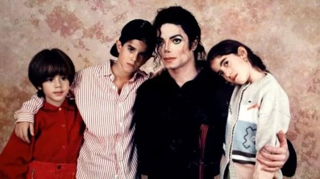 “Əsl canavar idi” – Michael Jackson haqqında yeni seksual zorakılıq iddiaları