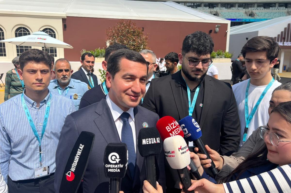 "Azərbaycan dünya urbanizasiya gündəliyinin formalaşdığı məkanlardan biridir" – Hikmət Hacıyev "Azərbaycan dünya urbanizasiya gündəliyinin formalaşdığı məkanlardan biridir" – Hikmət Hacıyev