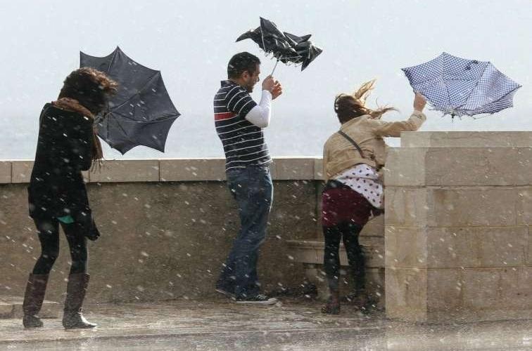 Bakıda hava dəyişir– Güclü külək və temperatur enişi gəlir