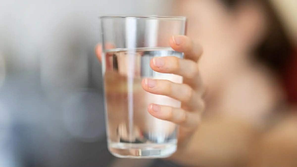 Otel və müştəri arasında bir stəkan su üstündə məhkəmə 7 il davam etdi Otel və müştəri arasında bir stəkan su üstündə məhkəmə 7 il davam etdi