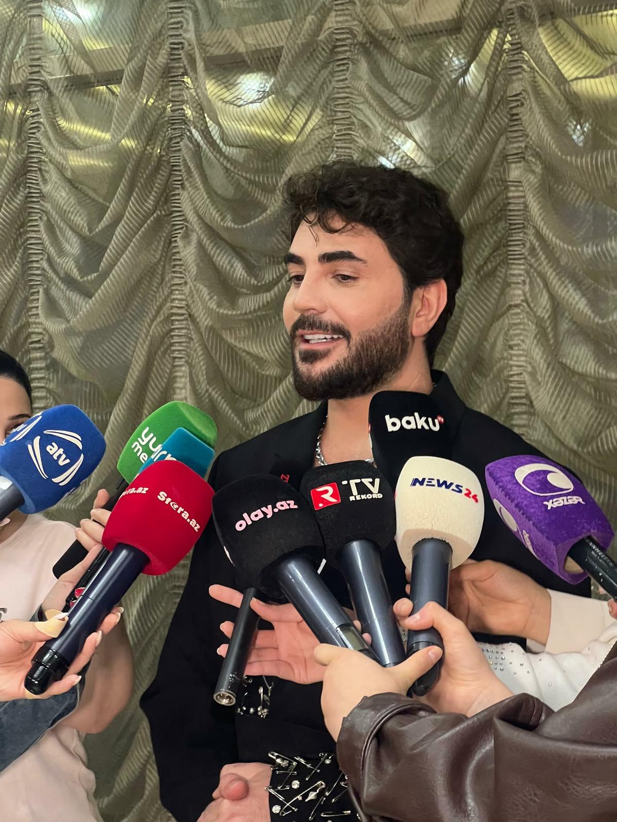 "Ev, bağ, maşın..." - Elçin Cəfərovdan ilk solo konsertin xərcləri ilə bağlı açıqlama