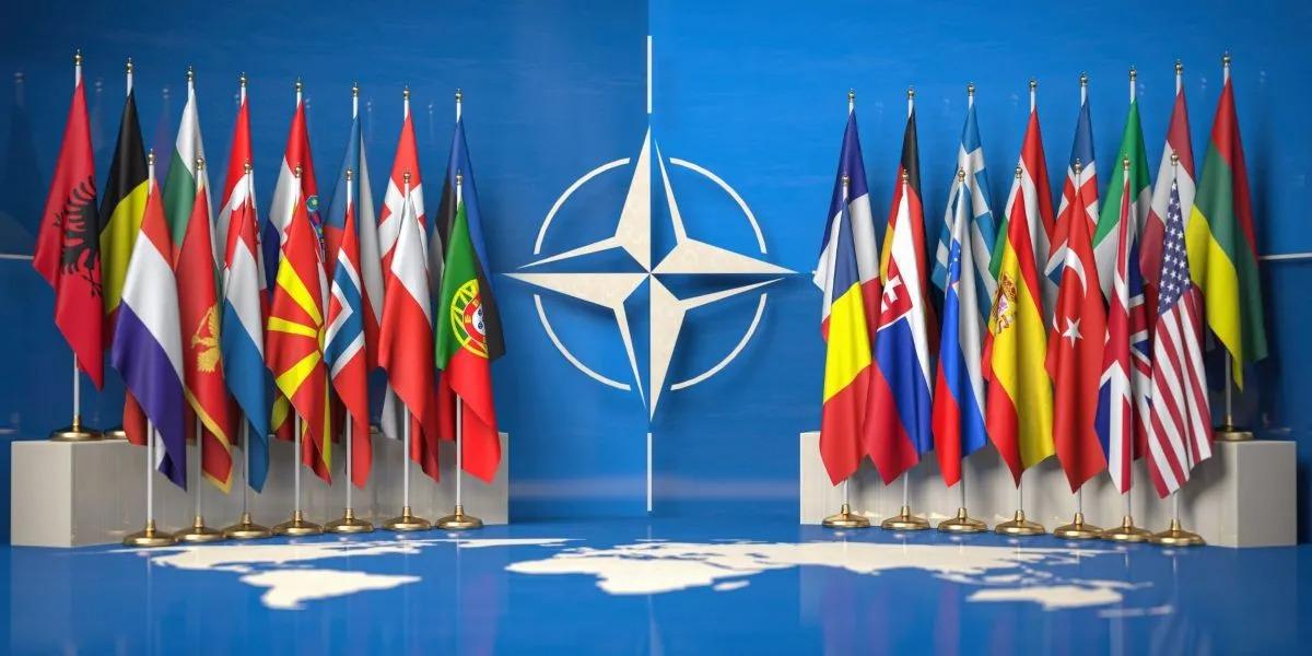 NATO Rusiya ilə sərhədinə qoşun toplayır