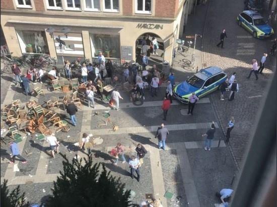 Almaniyada yük maşını kafeyə girib: ölən və yaralananlar var - FOTO Almaniyada yük maşını kafeyə girib: ölən və yaralananlar var - FOTO
