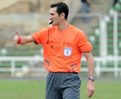 Azərbaycan futbolunda qeyri-adi hadisə: Hakim əvəz edildi Azərbaycan futbolunda qeyri-adi hadisə: Hakim əvəz edildi