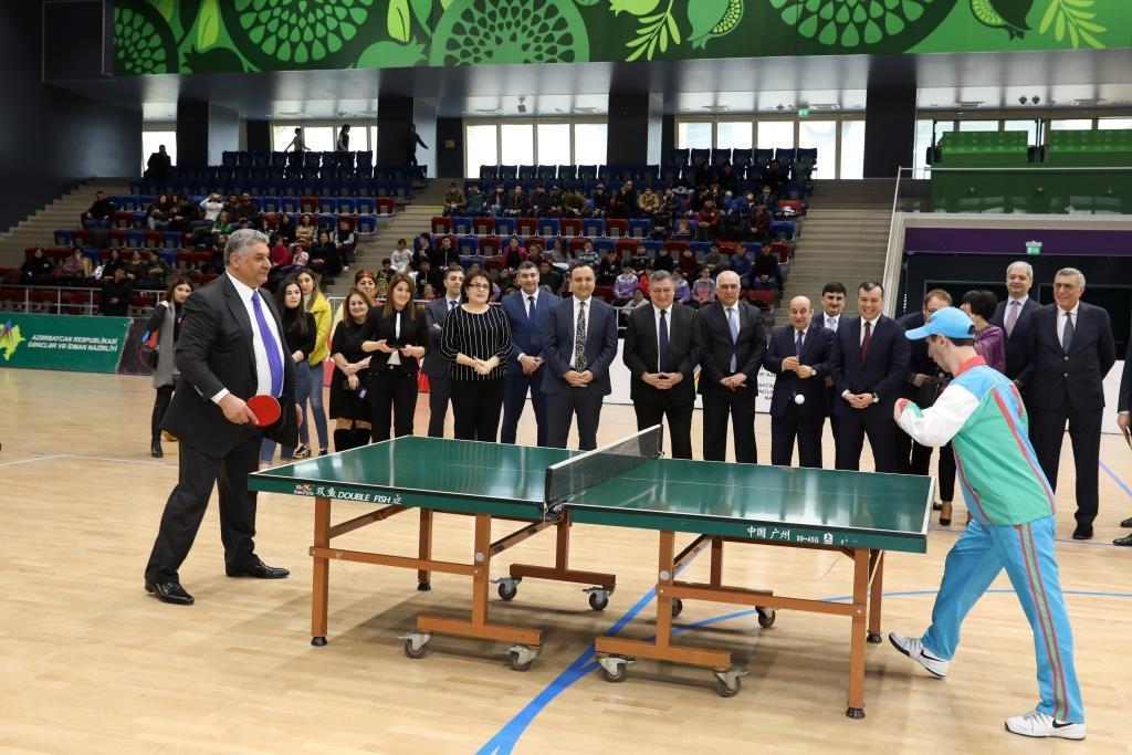 Nazirlərimiz tennis oynadı - FOTOLAR Nazirlərimiz tennis oynadı - FOTOLAR