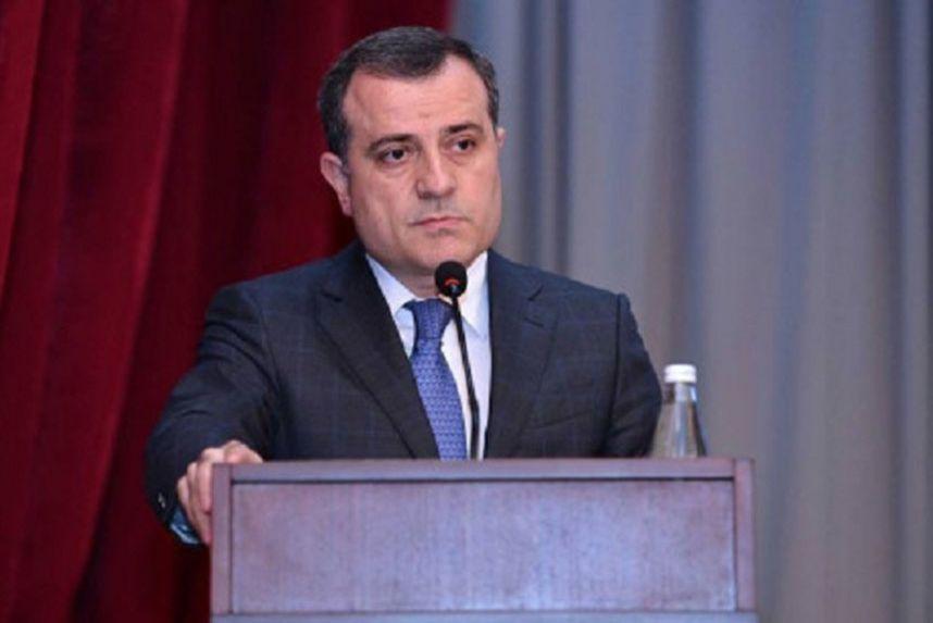 Nazir təhsil işçilərinə onu feyzbukda tərifləmək əmri verib? - İNANILMAZ İDDİA Nazir təhsil işçilərinə onu feyzbukda tərifləmək əmri verib? - İNANILMAZ İDDİA
