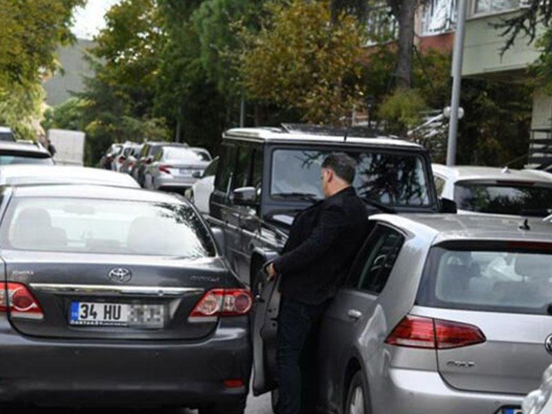 Kənan əks yola çıxdı, böyük tıxac yarandı - FOTO Kənan əks yola çıxdı, böyük tıxac yarandı - FOTO