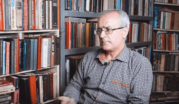 Xan Rəsuloğlu: \"Bir də ayıldım ki, kostyum mağazasında kitab biznesi qurmuşam\" Xan Rəsuloğlu: \"Bir də ayıldım ki, kostyum mağazasında kitab biznesi qurmuşam\"