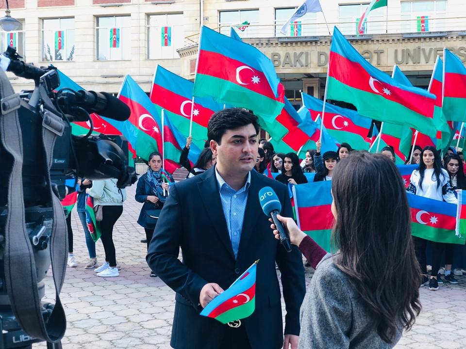 BDU THİK tərəfindən \"Üç rəngin kölgəsində!\" adlı fləşmob keçirilib! - FOTOLAR BDU THİK tərəfindən \"Üç rəngin kölgəsində!\" adlı fləşmob keçirilib! - FOTOLAR