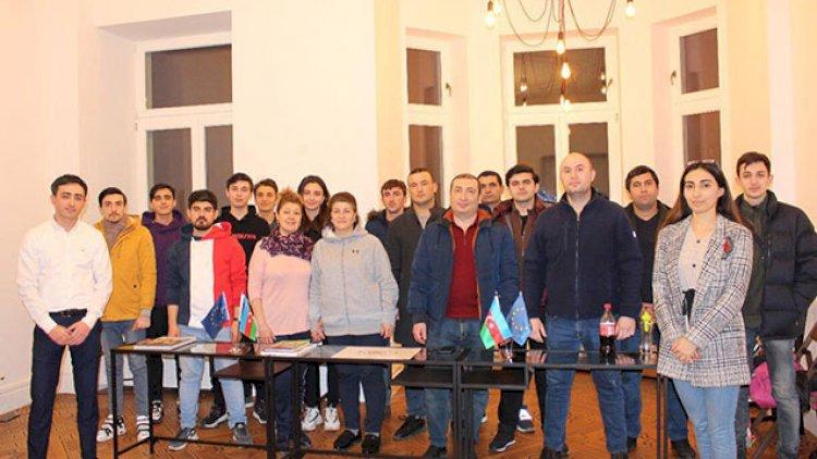 Polşadan 19 Azərbaycan vətəndaşı qayıtdı Polşadan 19 Azərbaycan vətəndaşı qayıtdı