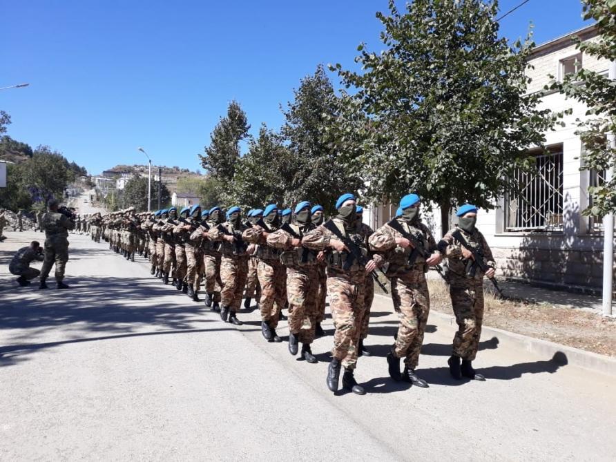 Şuşada şəhidlərin xatirəsi bir dəqiqəlik sükutla yad olundu - FOTOLAR Şuşada şəhidlərin xatirəsi bir dəqiqəlik sükutla yad olundu - FOTOLAR