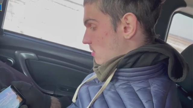 Rusiyalı əsgər döyüş yoldaşlarının etdiklərinə görə ağladı - FOTO Rusiyalı əsgər döyüş yoldaşlarının etdiklərinə görə ağladı - FOTO