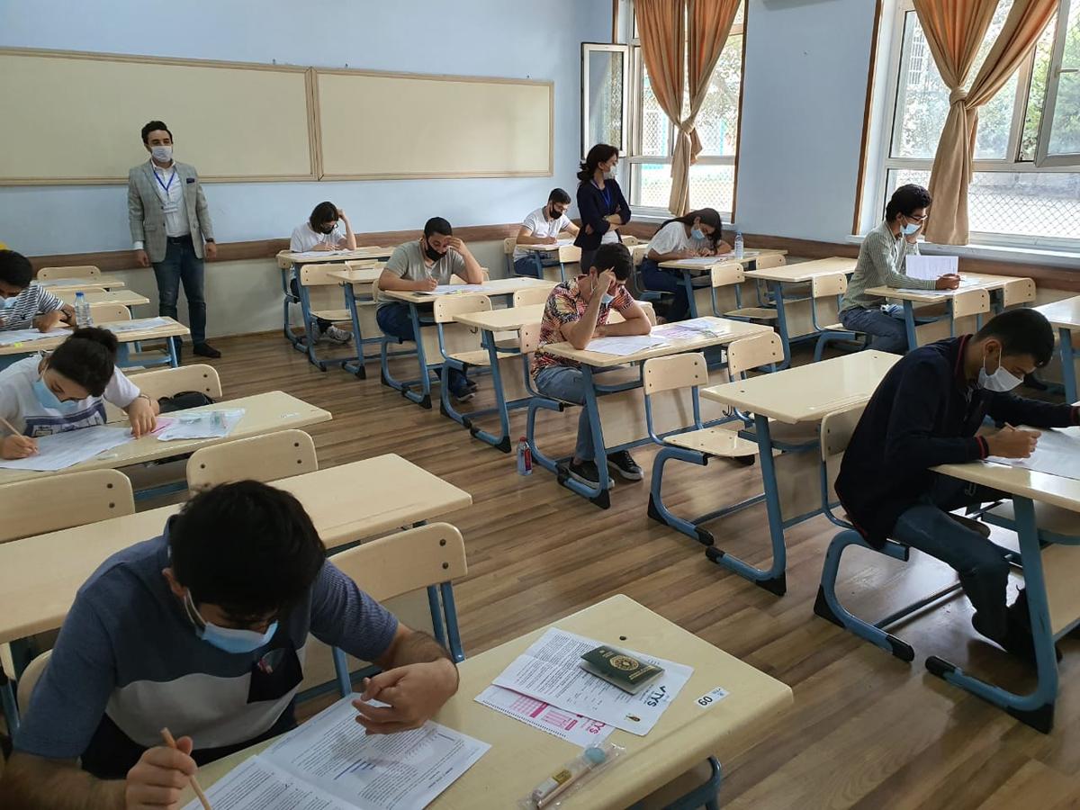 \"Əyani təhsilə qayıtmaqda gecikmişik\" - Pandemiyanın təhsilə vurduğu zərbəni necə aradan qaldırmaq olar? \"Əyani təhsilə qayıtmaqda gecikmişik\" - Pandemiyanın təhsilə vurduğu zərbəni necə aradan qaldırmaq olar?