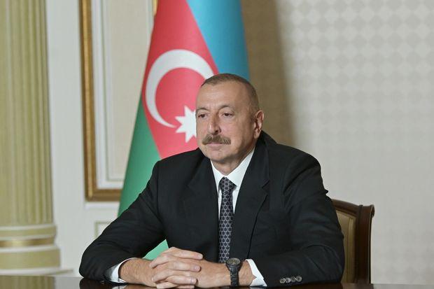 Prezident 4 fərman imzaladı Prezident 4 fərman imzaladı