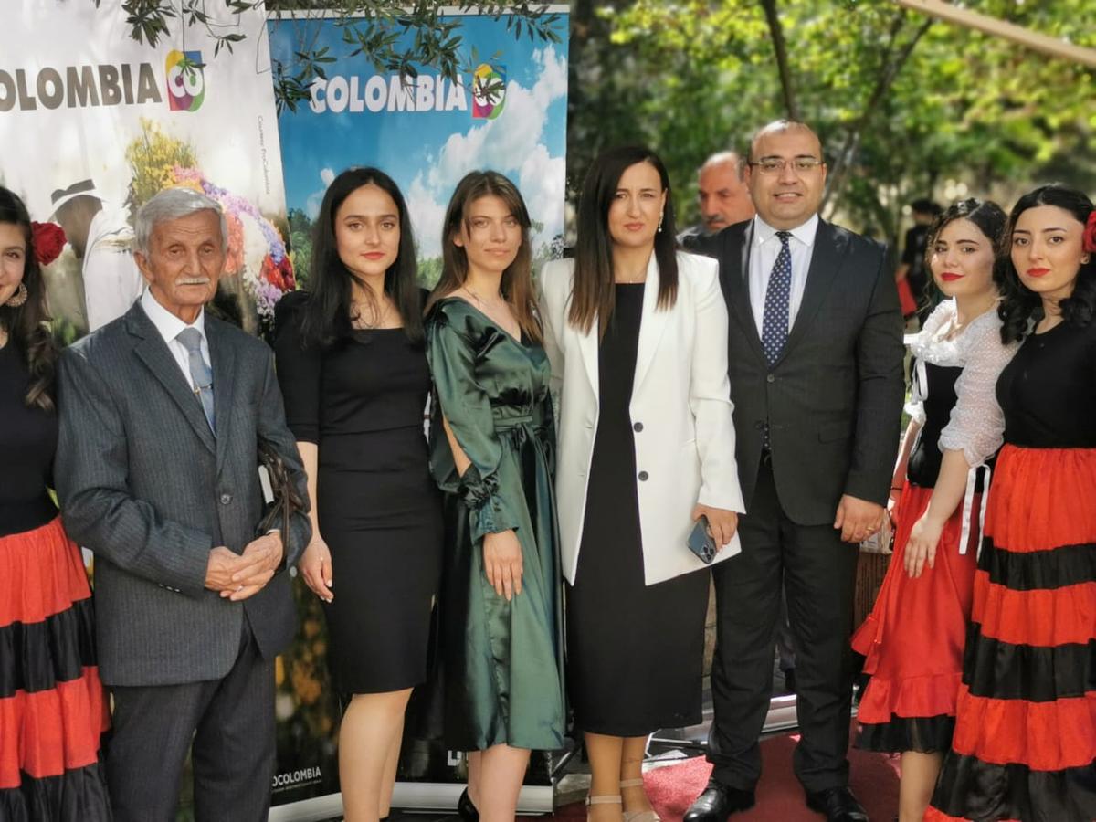 ADU-nun ispandili mərkəzinin yaradılmasının 10 illiyi qeyd edildi - FOTOLAR ADU-nun ispandili mərkəzinin yaradılmasının 10 illiyi qeyd edildi - FOTOLAR