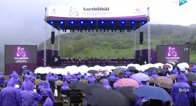 Şuşada “Xarıbülbül” festivalı başa çatdı Şuşada “Xarıbülbül” festivalı başa çatdı
