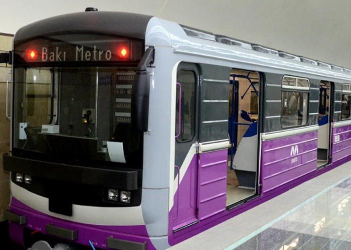 Bakı metrosunda həyəcanlı anlar - Nasazlıq YARANDI Bakı metrosunda həyəcanlı anlar - Nasazlıq YARANDI
