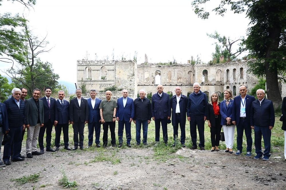 Beynəlxalq konfransın nümayəndələri Şuşada - FOTO Beynəlxalq konfransın nümayəndələri Şuşada - FOTO