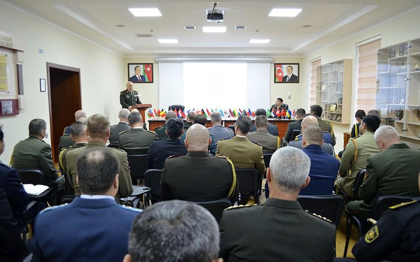 Hərbi attaşelərlə 2022-ci ilin yekununa dair toplantı keçirildi - FOTO Hərbi attaşelərlə 2022-ci ilin yekununa dair toplantı keçirildi - FOTO