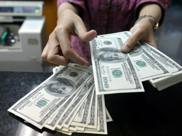 Dollar alanların sayı AZALIB Dollar alanların sayı AZALIB