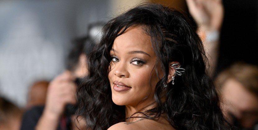 Rihanna ikinci övladını dünyaya gətirdi
