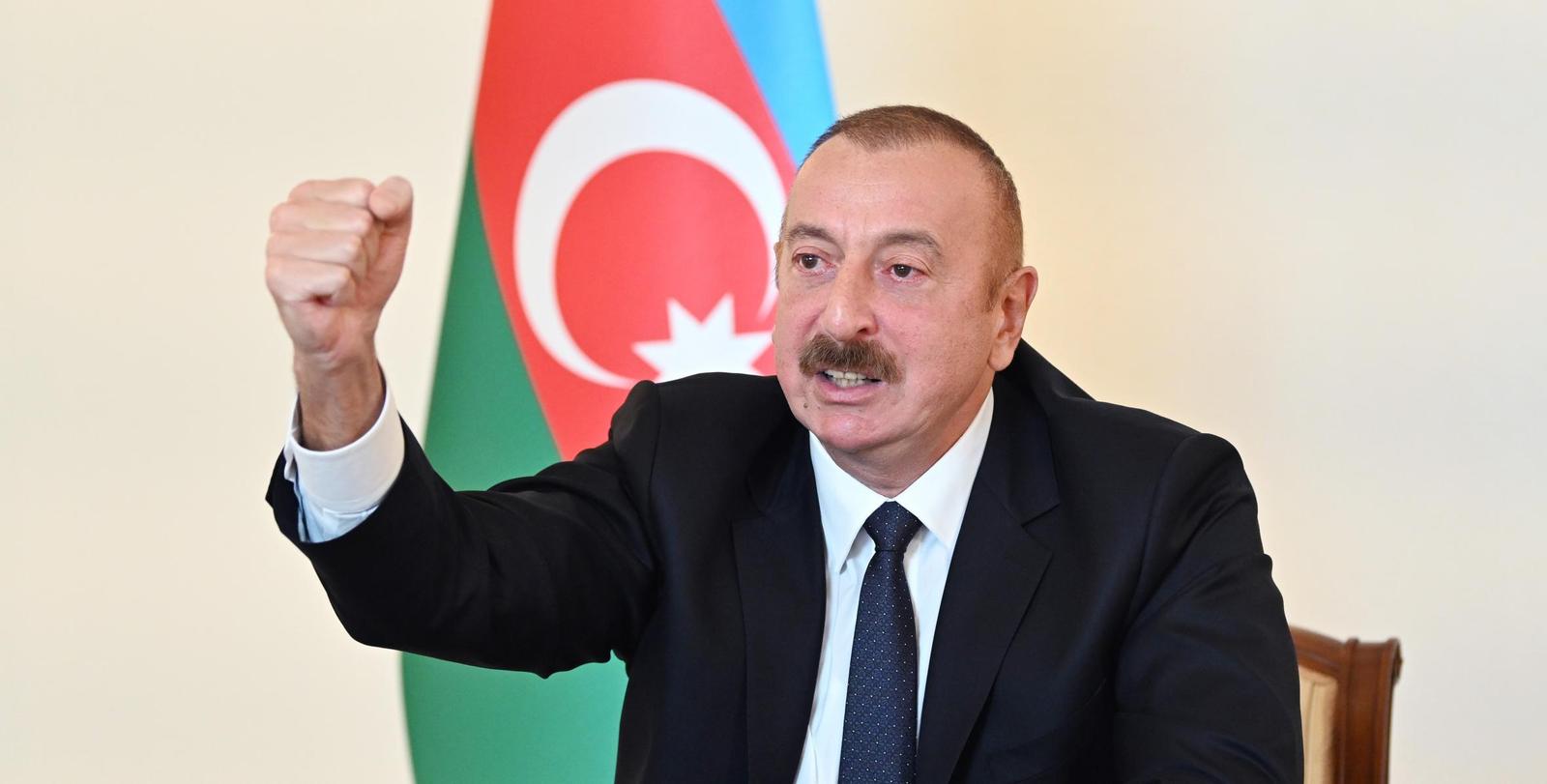 İlham Əliyev: \"Bu xoşbəxtliyi bizə bəxş edən bizim müzəffər Silahlı Qüvvələrimizdir\"