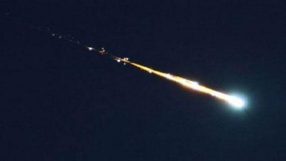 Meteorit səmada belə göründü - ANBAAN GÖRÜNTÜLƏR
