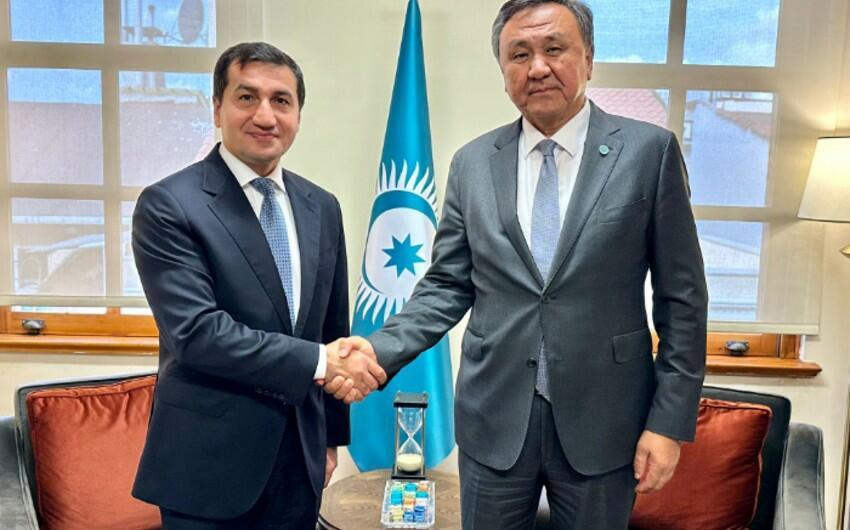 Prezidentin köməkçisi TDT-nin baş katibi ilə görüşdü