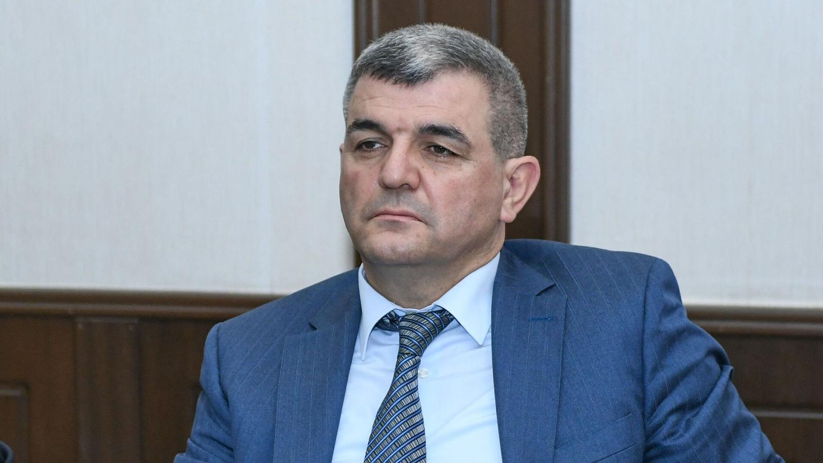 “Məmurlara təsir göstərməkdə çətinlik çəkirik” – Deputatdan dövlət qurumları ilə bağlı ETİRAF