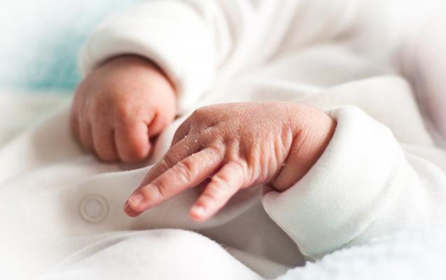 Salyanda yenidoğulmuş qız uşağını KÜÇƏYƏ ATDILAR Salyanda yenidoğulmuş qız uşağını KÜÇƏYƏ ATDILAR