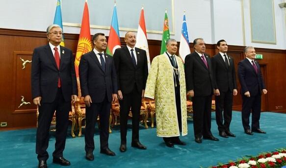 Əliyev \"EKSPO Mərkəzi Asiya 2023\"lə tanış oldu